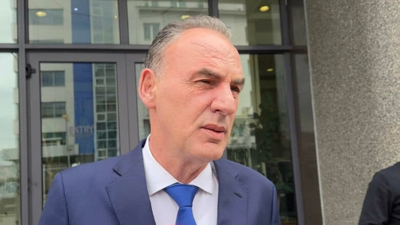 Limaj fillon angazhimin në fushatë, sloganin e PDK-së e bën foto të kopertinës në Facebook