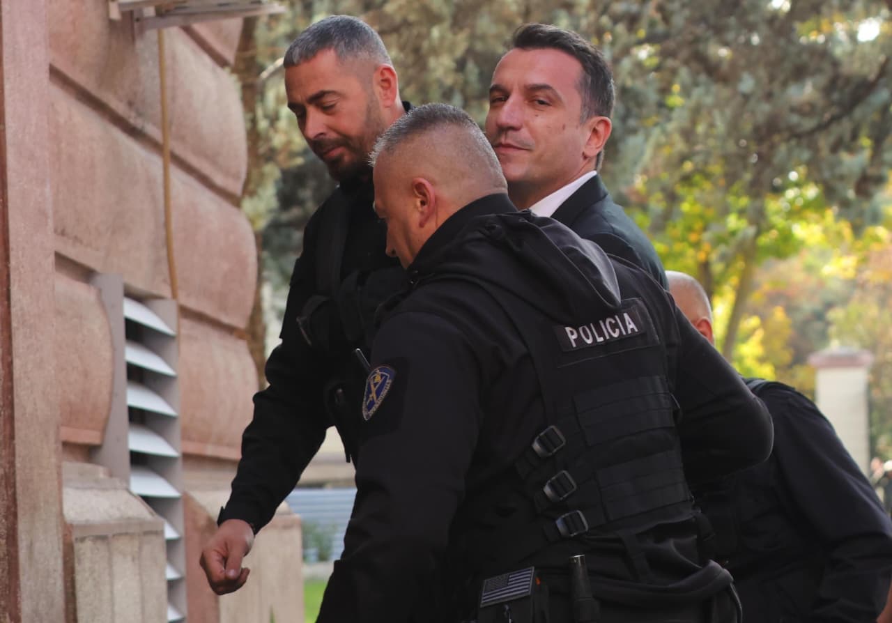Gjykata e Lartë rrëzon kërkesën e Veliajt, kryebashkiaku mbetet në burg