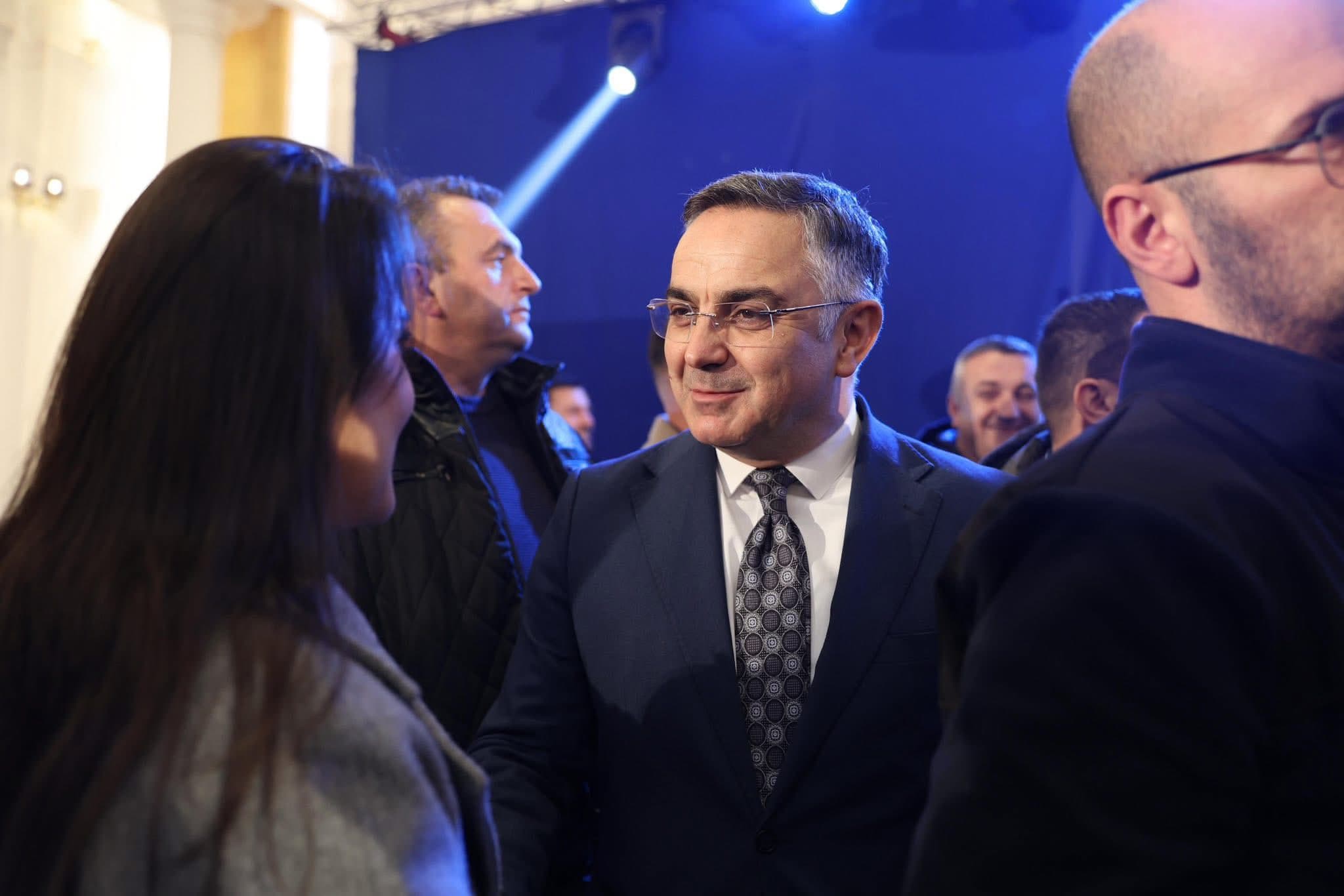 ‘‘Bashkohuni’, Tahiri fton qytetarët në hapjen e fushatës: Beteja e AAK’së është për Kosovën e shtetin