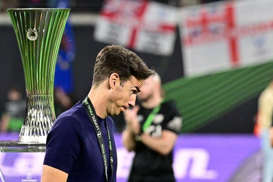 Rayo Vallecano ndan rrugët me trajneri që bëri mrekulli, e çoi deri në finalen të Conference League