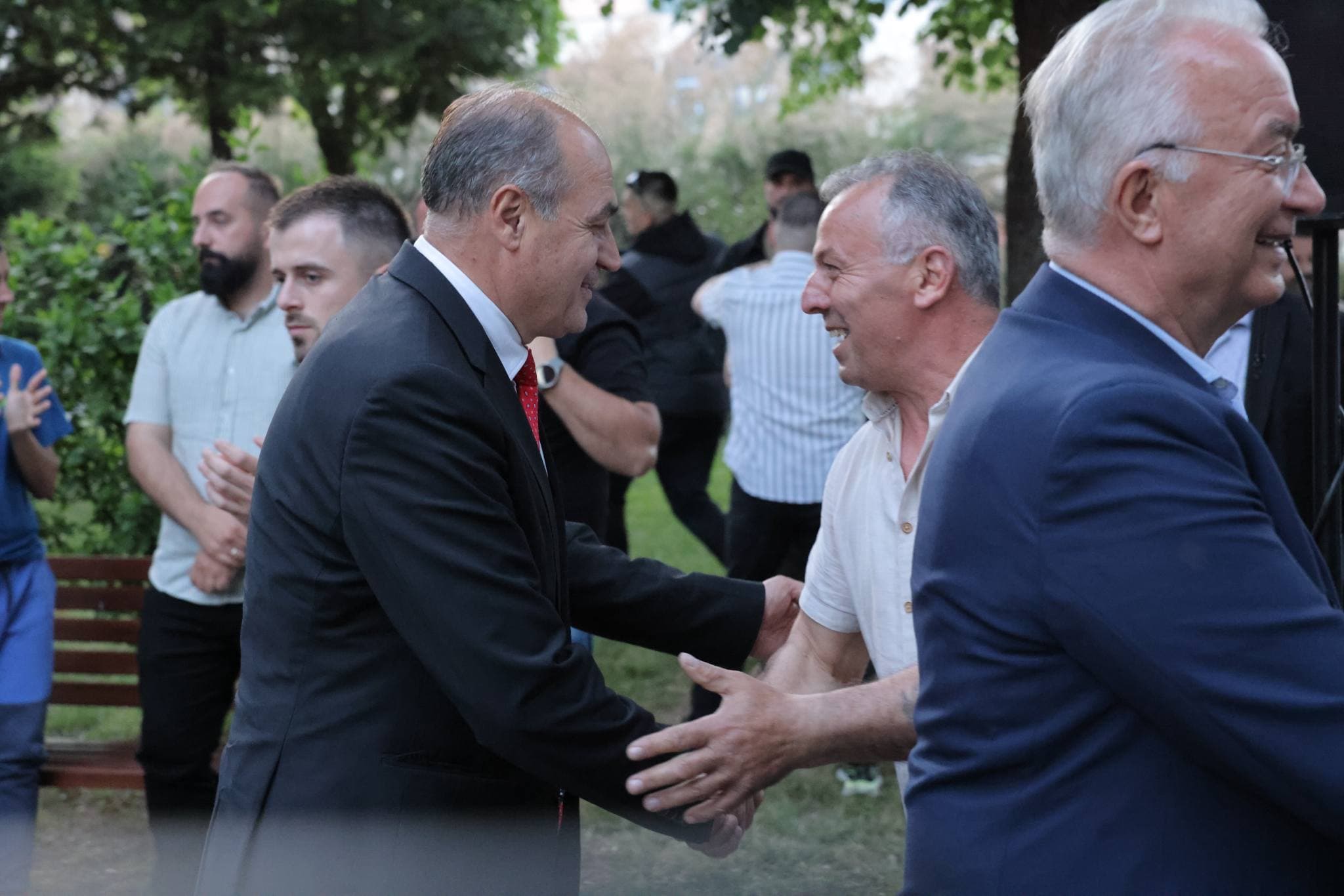 Enver Hoxhaj për Gjakovën e Pejën: Energjia që pamë sonte tregon se qytetarët duan një drejtim të ri për Kosovën