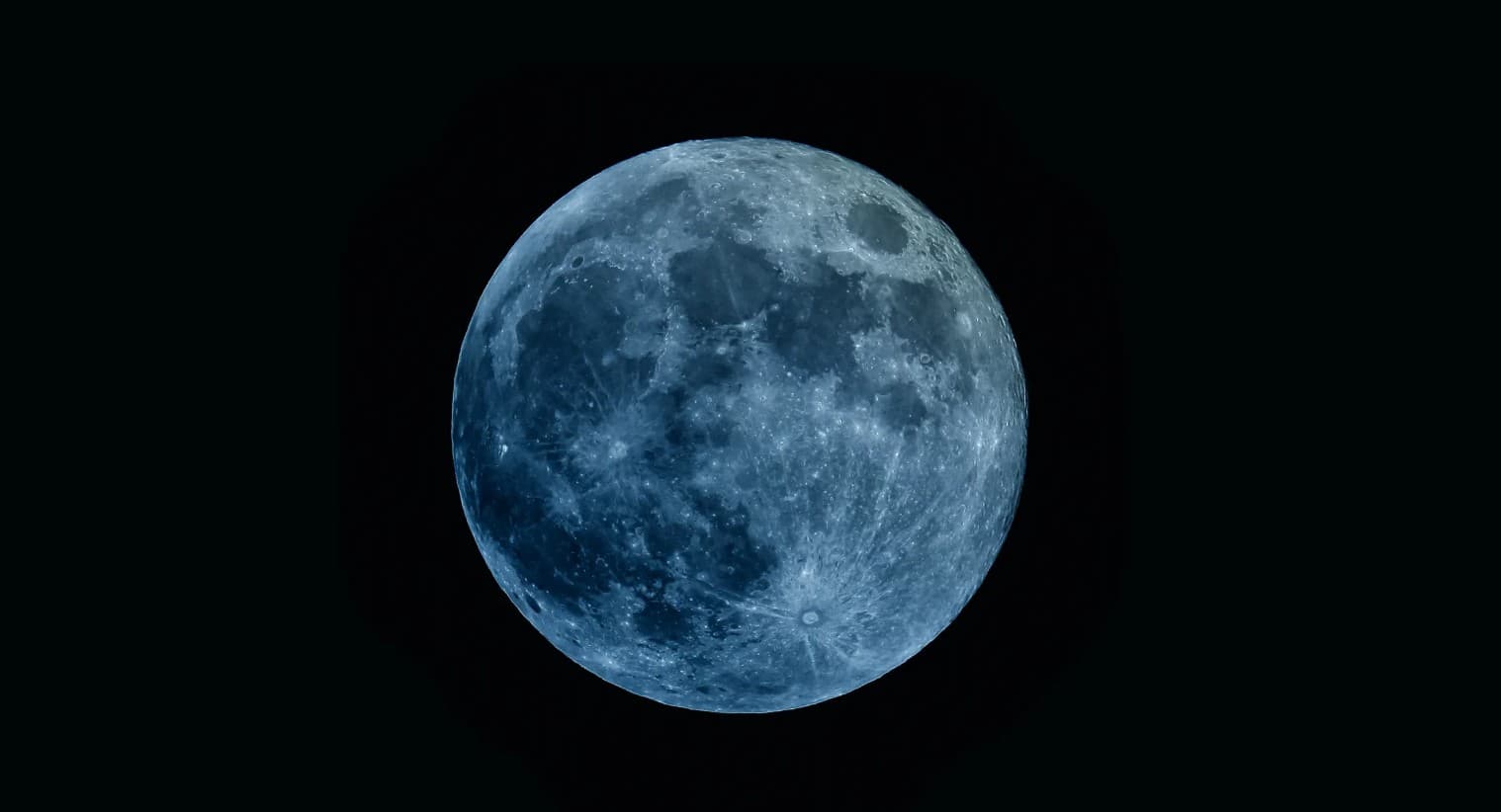 Hëna “blu” shfaqet më 1 qershor, në këtë orar mund ta vështroni