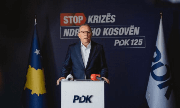 Bedri Hamza mban konferencë për media pa rrymë: Kosova është në krizë