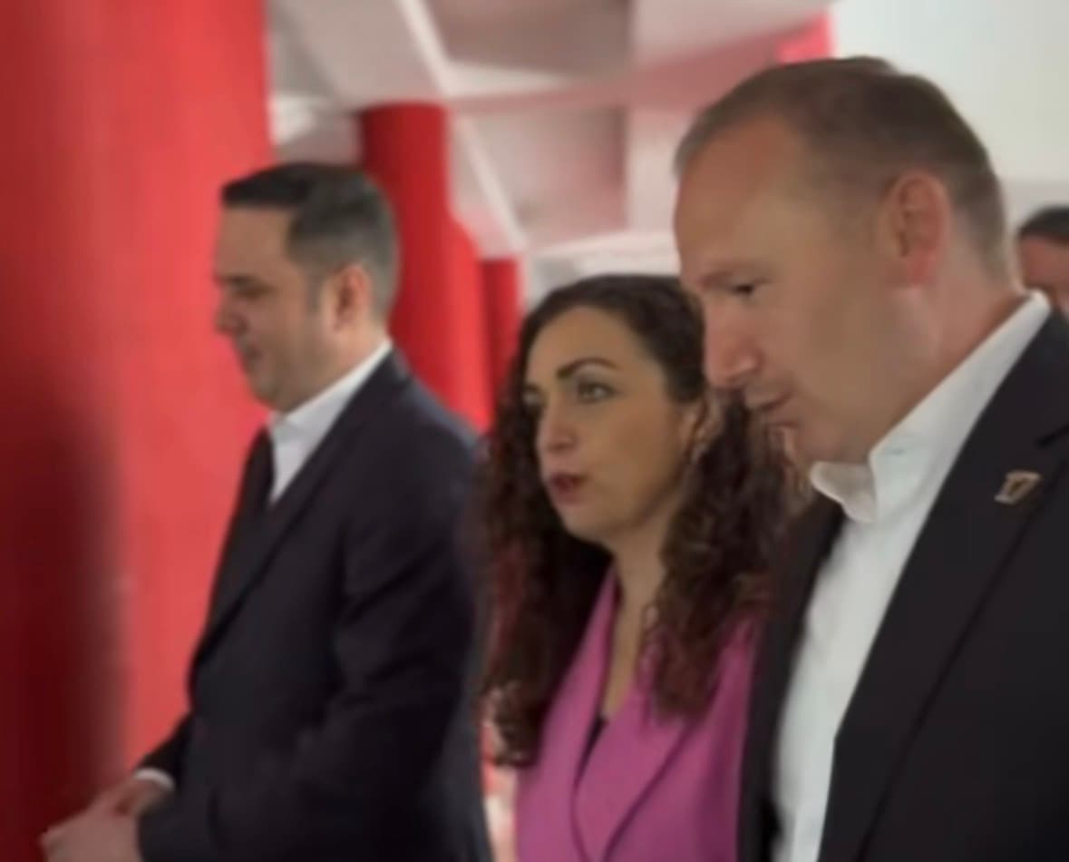 Zemaj publikon video nga tubimi në Deçan: Ne zotohemi se, me qeverisjen e LDK-së, Deçanit do t’i kthehet vendi që i takon