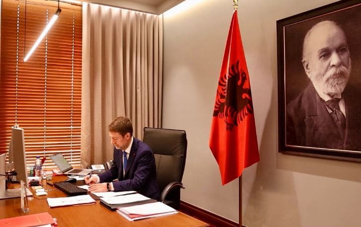 Takime me Haxhiun, Konjufcën e liderët e partive opozitare, zbulohet agjenda e kryediplomatit shqiptarë