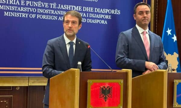 Hoxha në Prishtinë: Kosova është prioritet absolut i politikës së jashtme të Shqipërisë