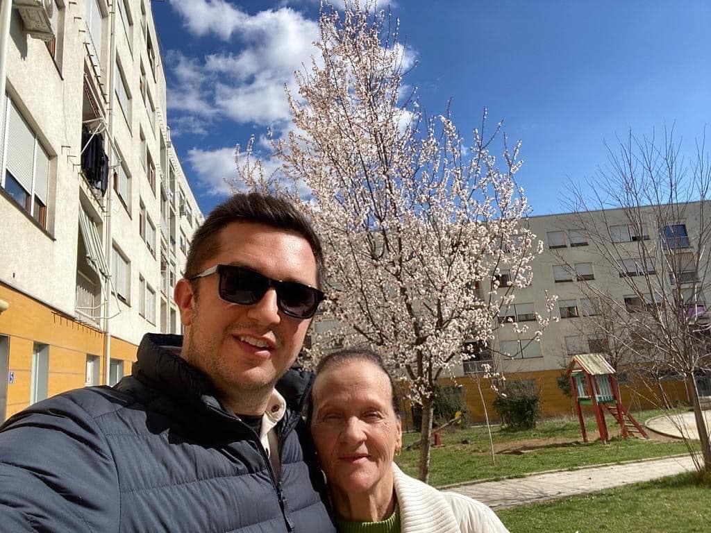 Vdes gruaja e veprimtarit të shquar Xhemail Mustafa