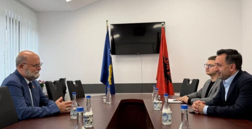 Basha dhe Malaj diskutojnë projektet infrastrukturore Kosovë-Shqipëri