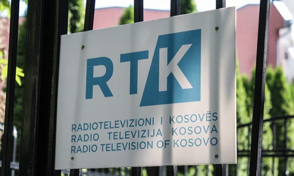 Featured image for Sindikatat e RTK-së paralajmërojnë protesta nga e marta për “gjendjen e rëndë financiare”
