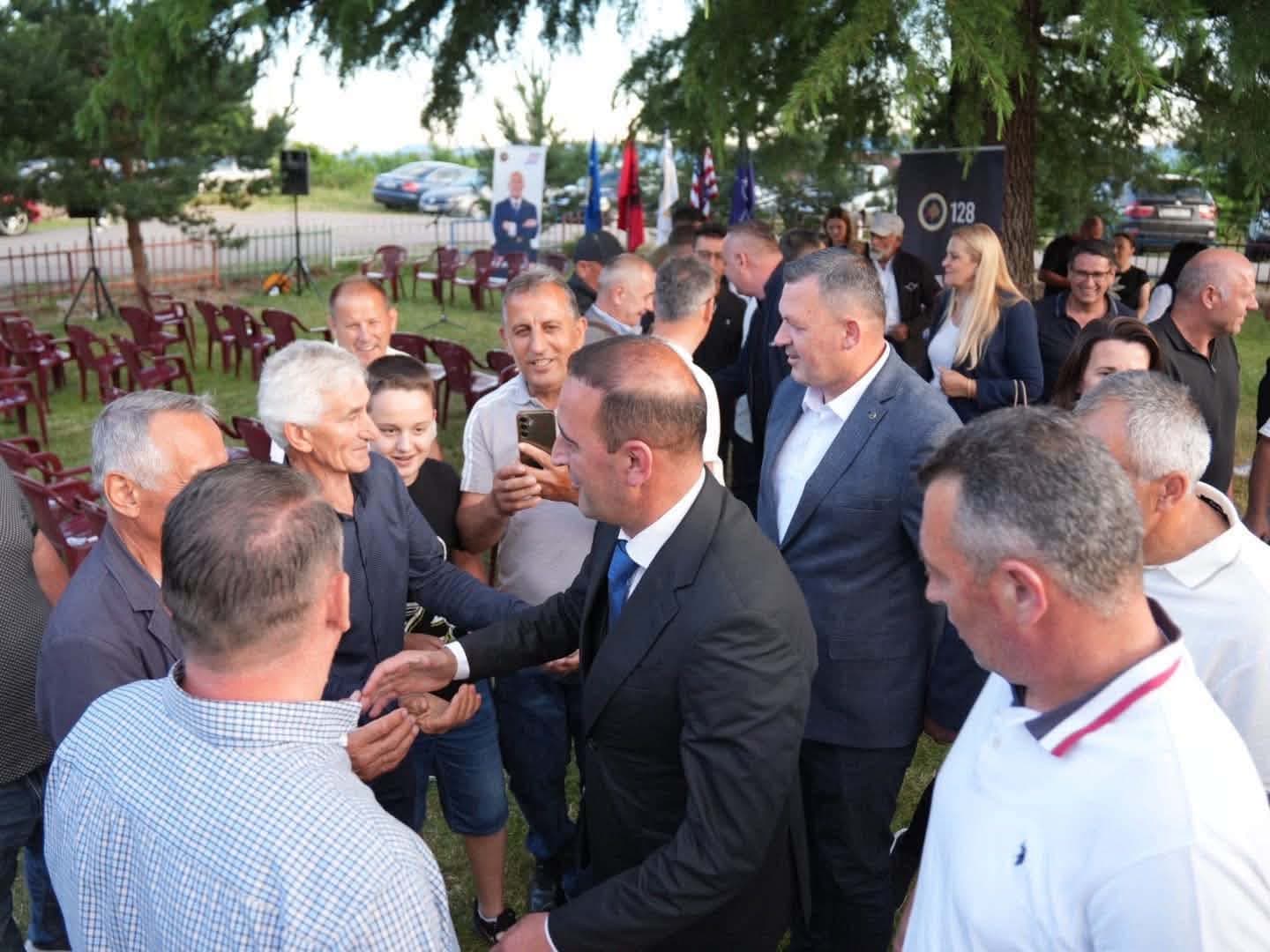 Featured image for Daut Haradinaj “dhez” strukturat e Aleancës – mobilizim i fuqishëm në terren para tubimit përmbyllës