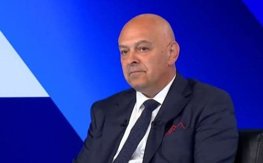 Featured image for Ardian Gjini: Vizita nga ambasada amerikane konfirmon konsistencën tonë, kush është anti-amerikan është anti-Kosovë