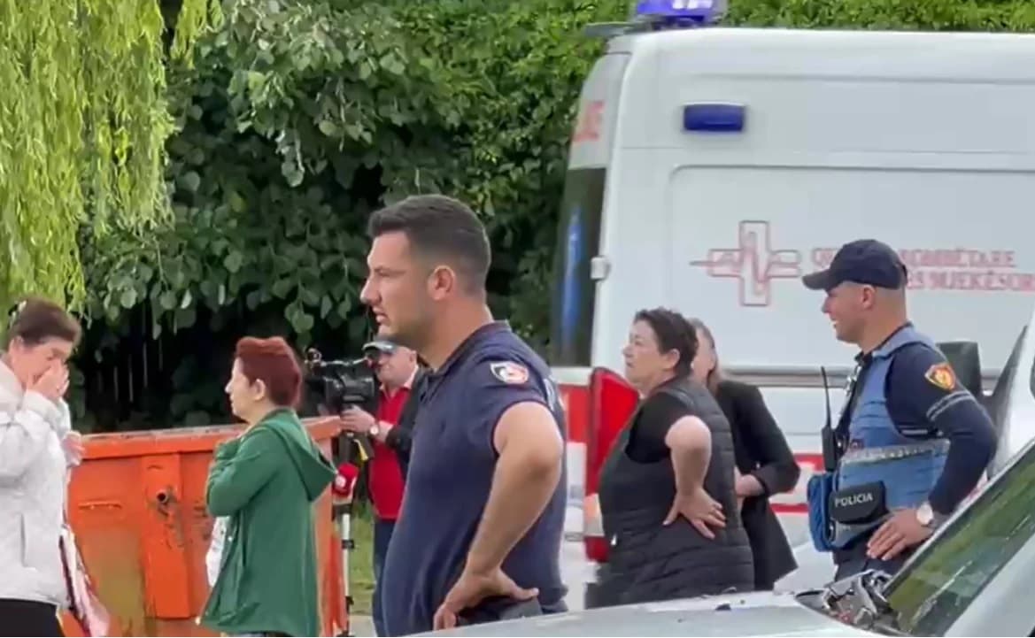 Featured image for Spitali i Traumës: Polici i plagosur vazhdon të jetë i intubuar, por me parametra jetësore të qëndrueshme