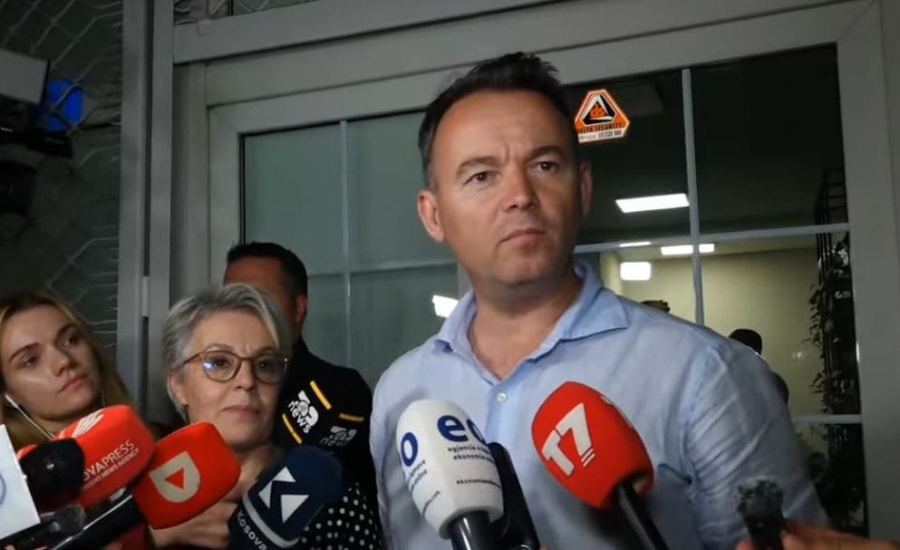 Featured image for Peci me shpresat tek mërgata: Koalicioni VV i ka votat e mjaftueshme për ta bërë vetë qeverinë, rezultati është fantastikë