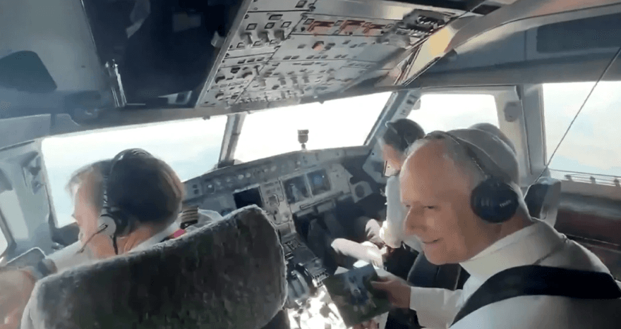 Papa Leoni në kabinën e pilotit, pamjet nga fluturimi mbi Spanjë bëhen virale