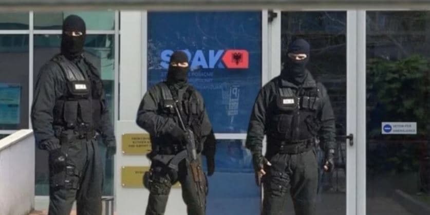 Featured image for SPAK dhe Policia godasin rrjetin e dyshuar të trafikut të drogës dhe pastrimit të parave