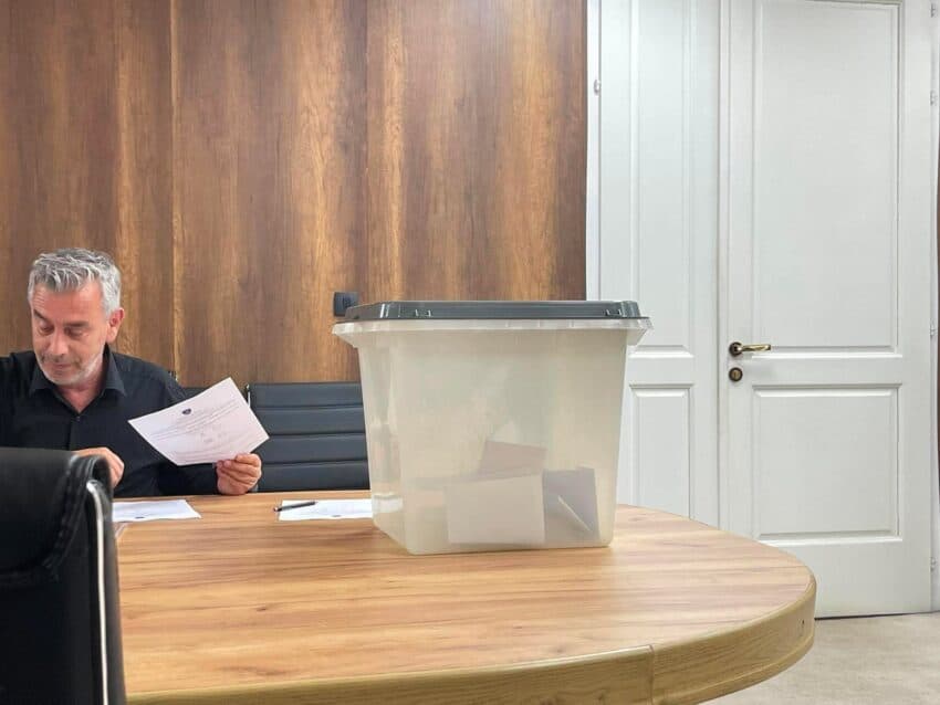Featured image for Artan Abazi nuk merr votat e nevojshme për zëvendëskryesues të KGJK-së në raundin e parë