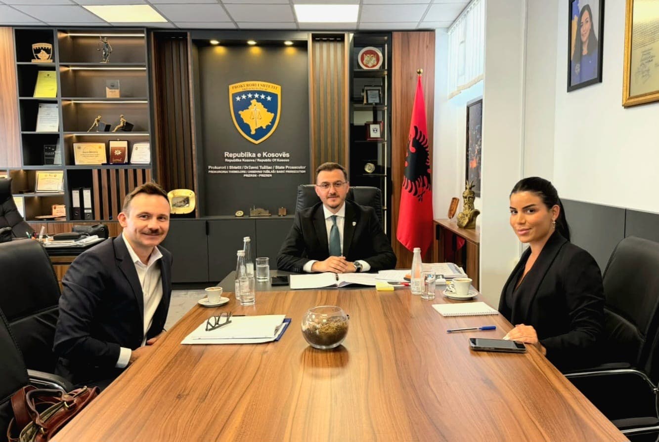 Projekti kundër krimit të organizuar, kryeprokurori i Prizrenit takohet me konsulentin e OSBE-së