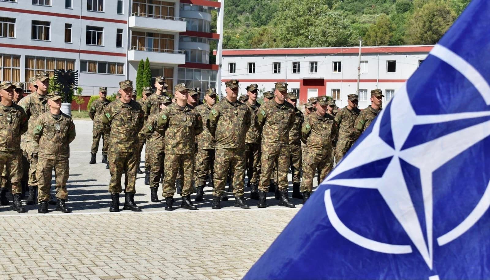 Featured image for Kontingjenti “KFOR 8” niset drejt Kosovës, Forcat Tokësore të Shqipërisë: Kontribut për paqen dhe stabilitetin në rajon