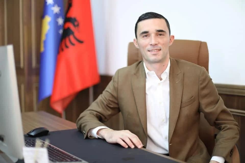 Featured image for Ish-ministri Endrit Shala dënohet me 2 vjet burgim pasi iu rikualifikua vepra penale në konflikt interesi