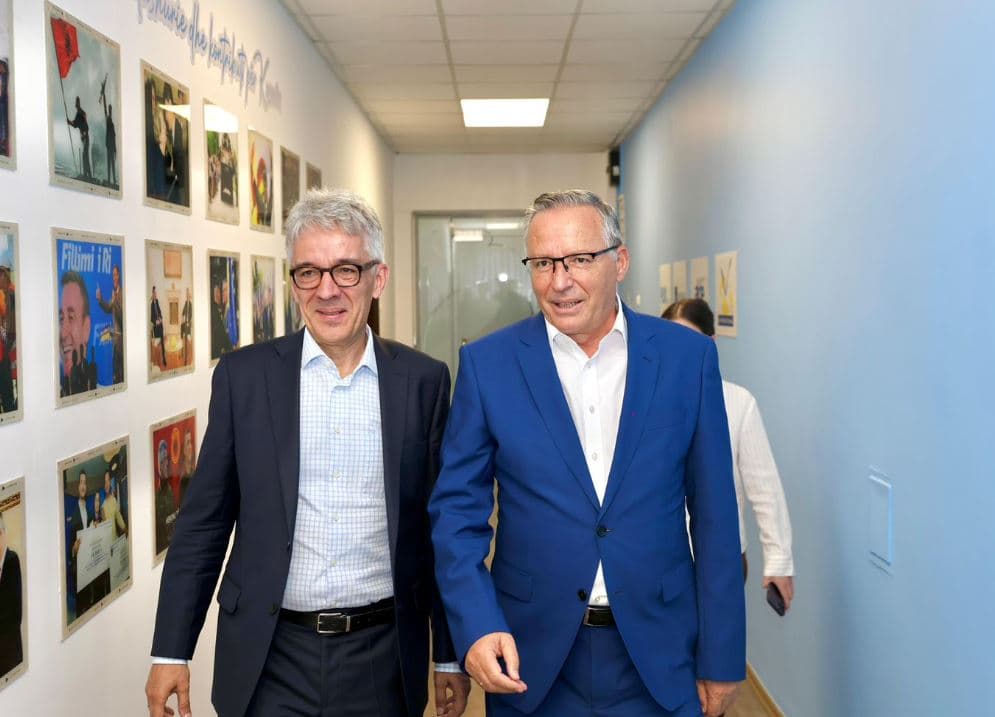 Featured image for Bedri Hamza dhe ambasadori Rudolph flasin për zhvillimet politike dhe stabilitetin institucional