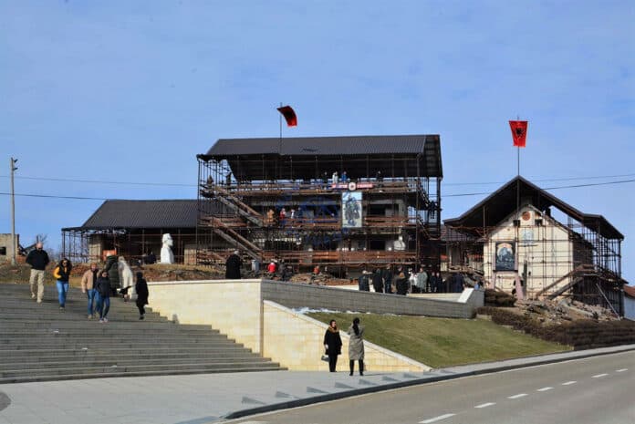 Featured image for Prokuroria Speciale paralajmëron ngritjen e aktakuzës për sulmin ndaj familjes Jashari
