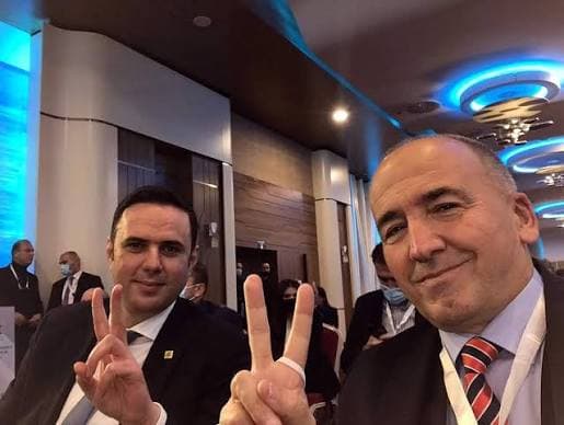 Featured image for Dega e LDK-së në Pejë, e udhëhequr nga Gazmend Muhaxheri, kërkon dorëheqjen e Lumir Abdixhikut