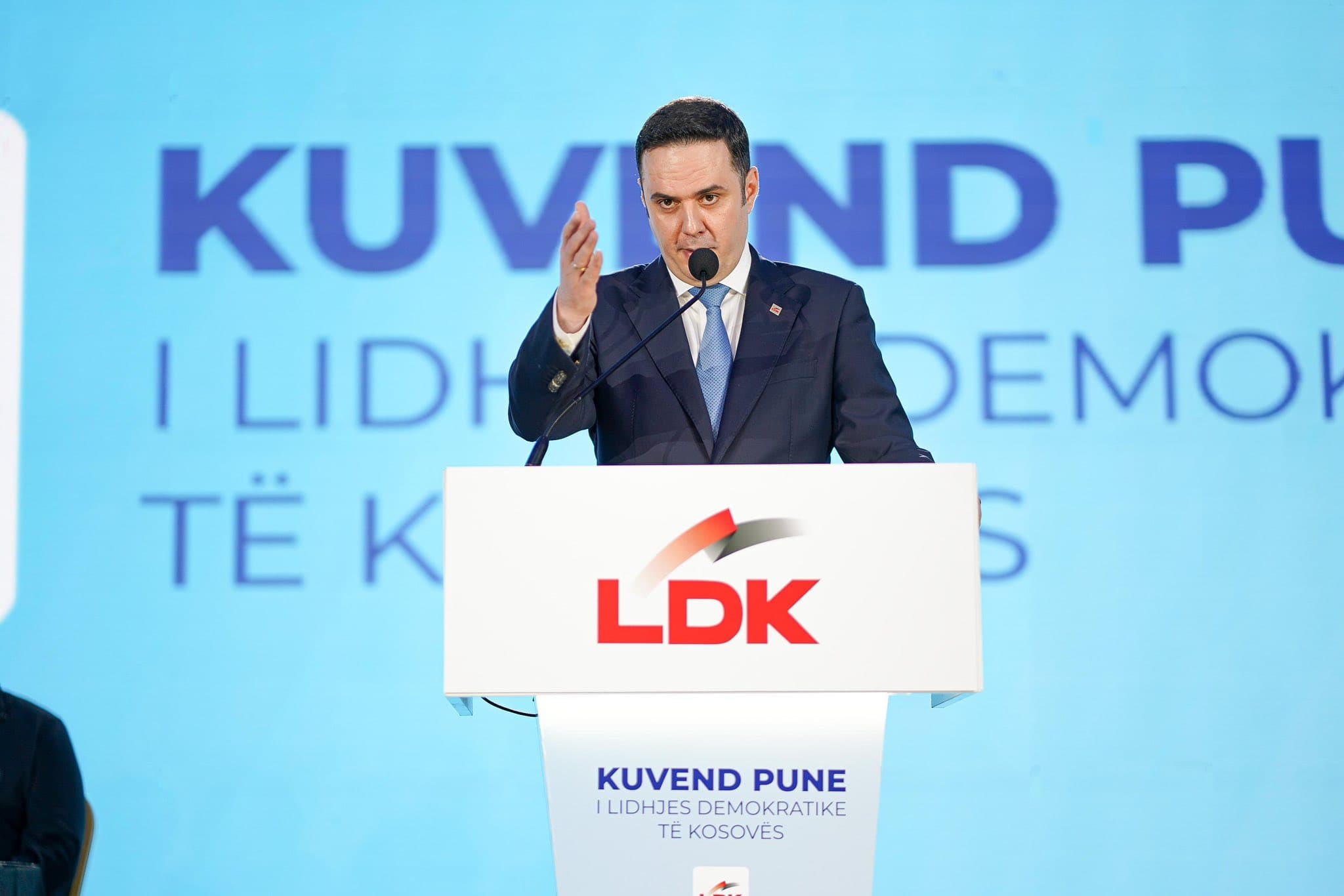 Featured image for “Si nuk u ngopën kurrë?” – Abdixhiku godet Muhaxherin e Ahmetin, i quan sabotues dhe u kërkon dorëheqjen
