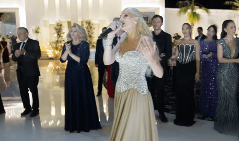 Featured image for Gresa publikon këngën dedikuar motrës së saj, “100 vjet bashkë”, vëmendja tek klipi