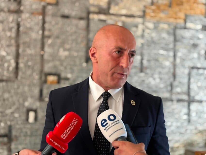 Featured image for Haradinaj i ashpër me Kurtin dhe “refuzuesit” tjerë të gazit amerikan: Janë në agjendë antishqiptare, s’ka lidhje qysh e kanë emrin
