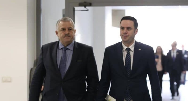 Featured image for Agim Veliu: Kërkesat për dorëheqjen e Lumir Abdixhikut janë legjitime