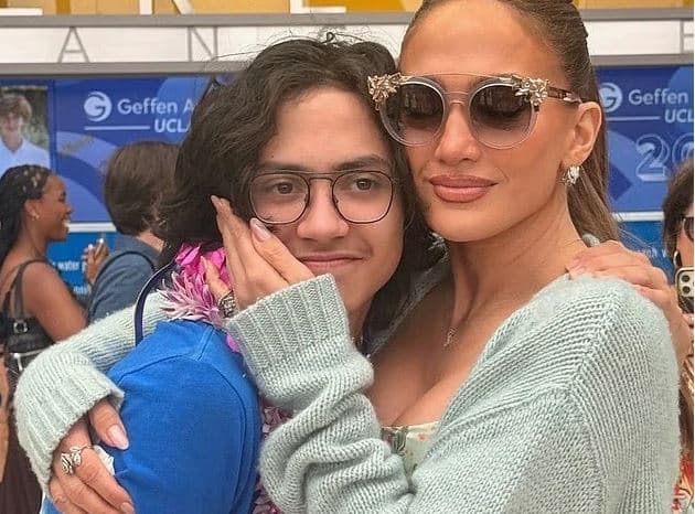 Jennifer Lopez ndan momentet nga diplomimi i binjakëve të saj: Jam me fat