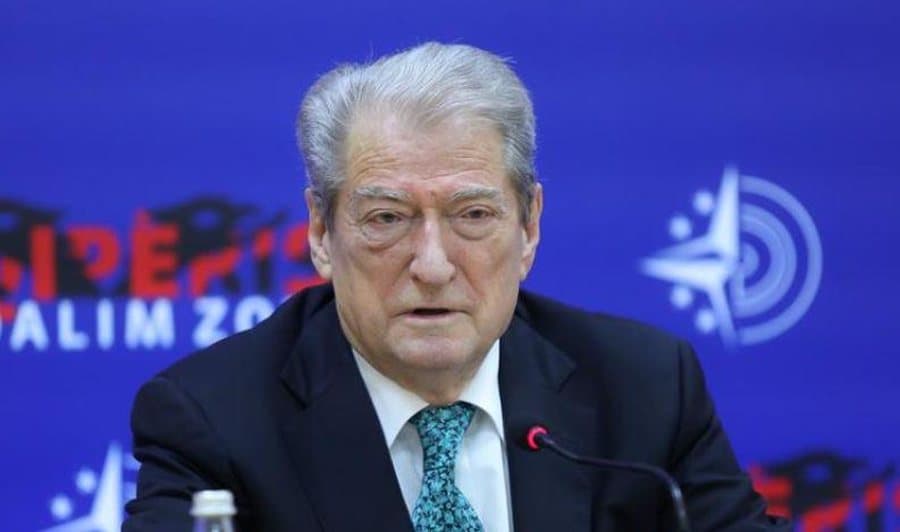 Featured image for Berisha sulmon Ramën: E trajton Shqipërinë si “Sulltanat” dhe ngre akuza për projekte dhe financime