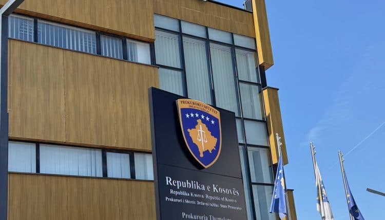 Featured image for Prokuroria: E pandehura dyshohet se kreu vrasjen në Ferizaj, u ndalua edhe babai i saj