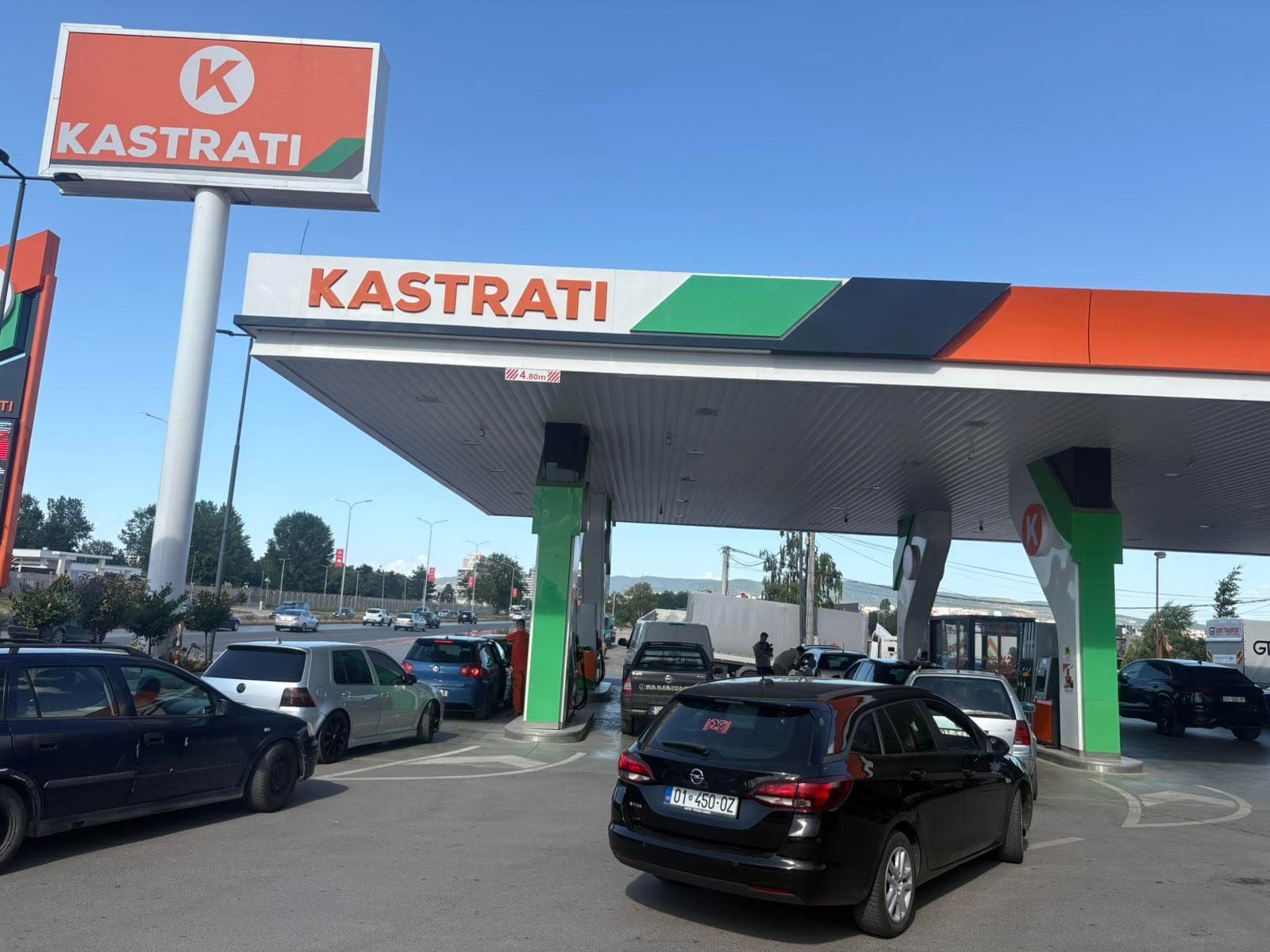 Featured image for KASTRATI shpërblen klientët në Prishtinë me lojën shpërblyese “Mbushe 15€ – FITO 15€”