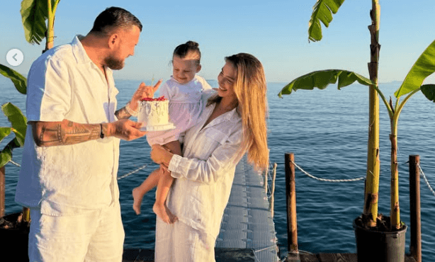 Featured image for Luiz Ejlli me mesazh të fortë për familjen: “Fama kalon, por dashuria mbetet”