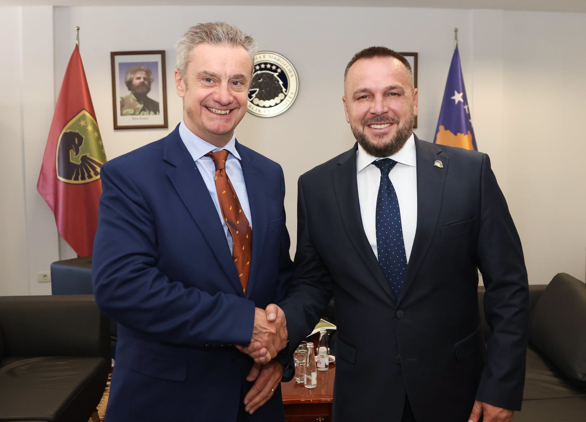 Featured image for Hargreaves dhe Maqedonci flasin për zhvillimet aktuale të sigurisë