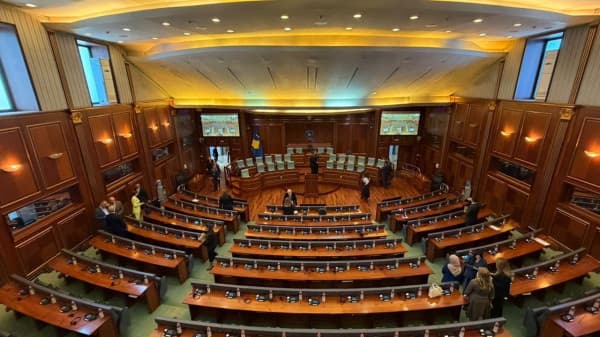 Featured image for ​Pikëpyetje për votat e LDK-së për presidentin, dyshime në unitetin e deputetëve