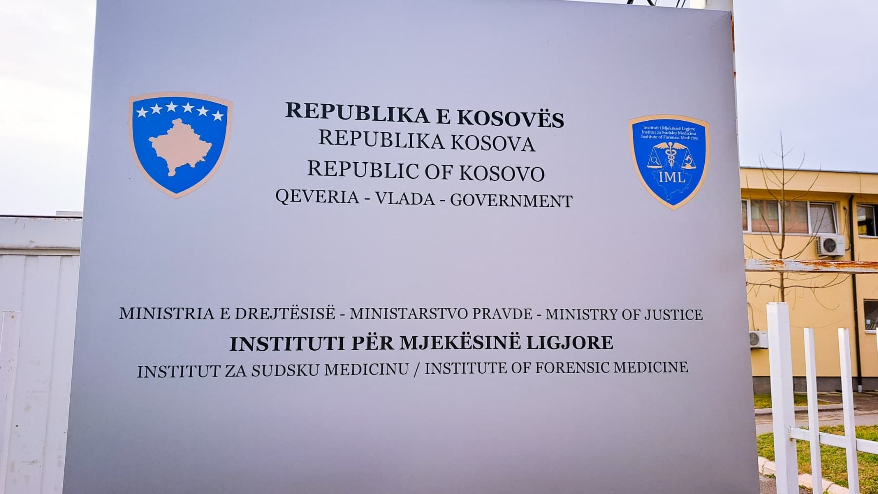 Featured image for Zjarret e 2023-ës paralizuan laboratorët e IML-së, mbi 700 raste në pritje