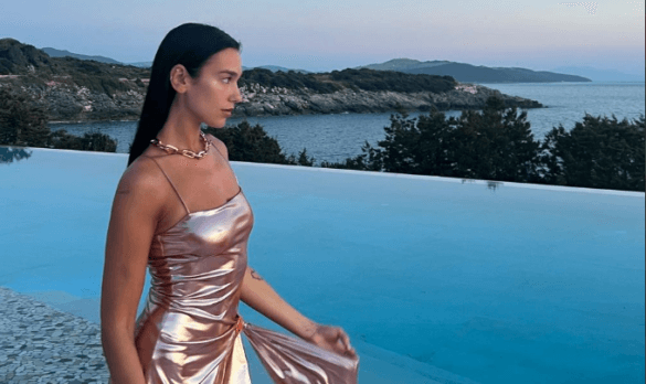 Dua Lipa heq fotot nga vila në jugun e Shqipërisë