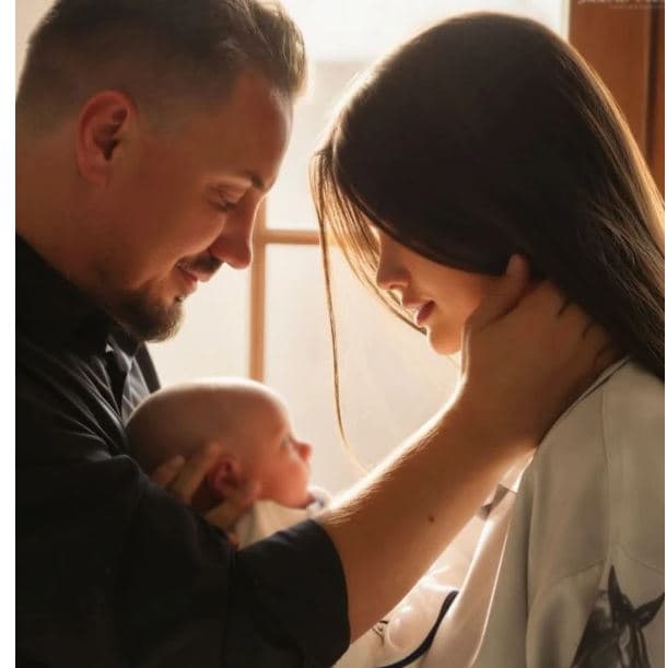 Eronita publikon fotografitë familjare me Bleron dhe djalin