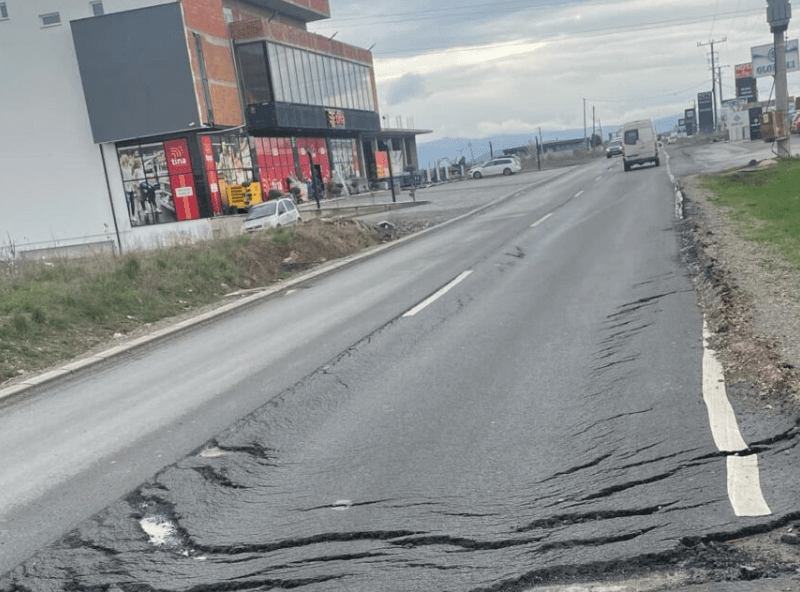Featured image for Trafiku në Ferizaj, MIT kërkon ndërhyrje të menjëhershme nga komuna