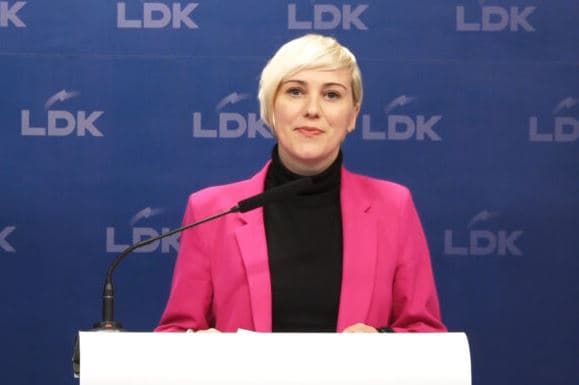 Featured image for Halimi: Profilet e rreme në ‘facebook’ e kanë normalizuar urrejtjen e papërgjegjshmërinë