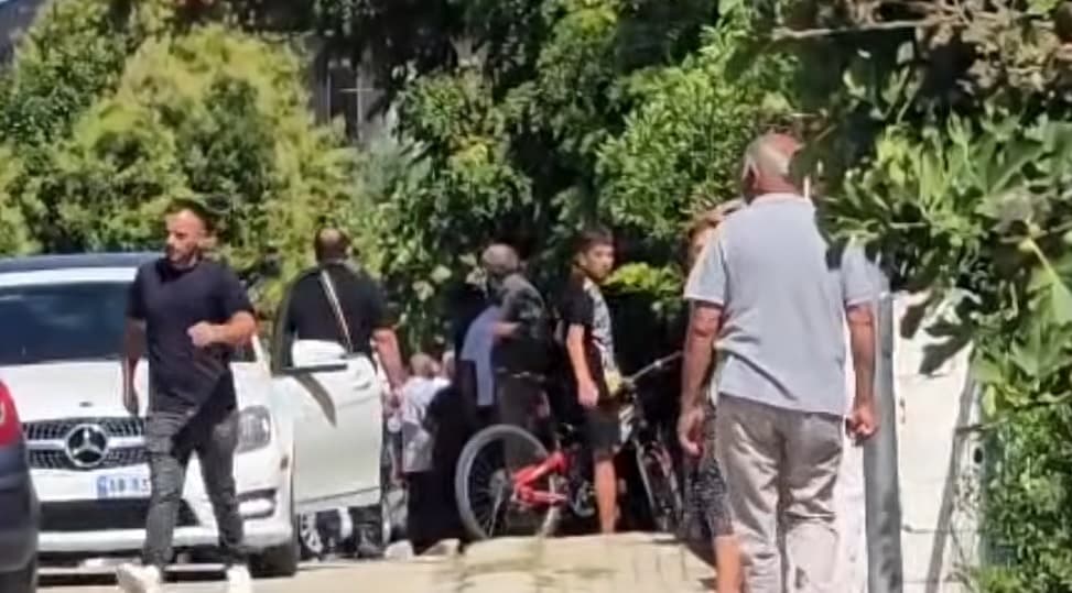 Featured image for Shqipëri: I vrau ish-dhëndri, çifti Plaku përcillet në banesën e fundit – autori varroset të dielën