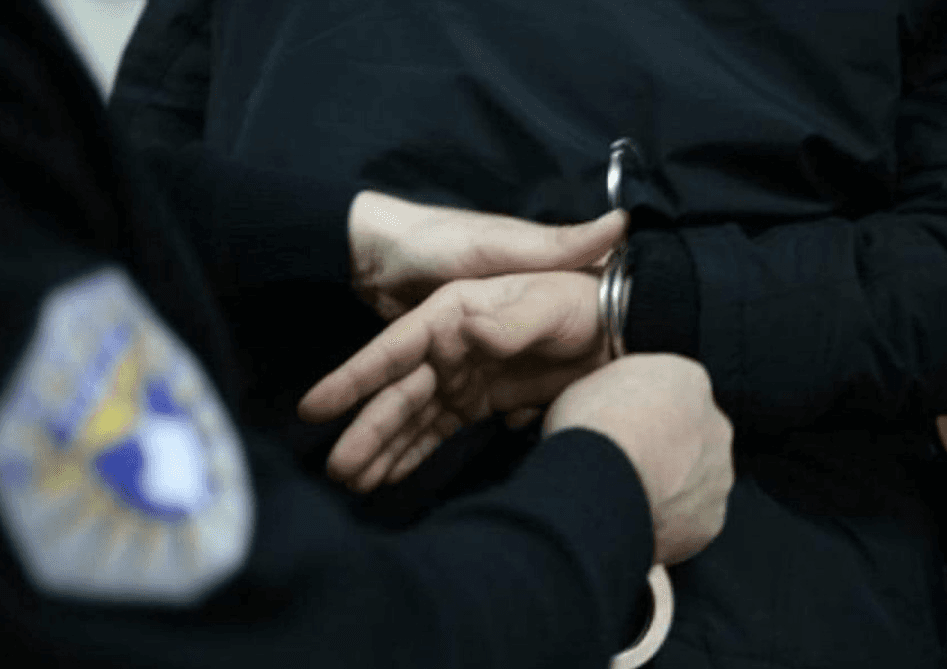 Featured image for I iku Policisë me shpejtësi, përfundoi në rrugë pa dalje – arrestohet në Shtime 21-vjeçari i arratisur prej tre vitesh nga vuajtja e dënimit