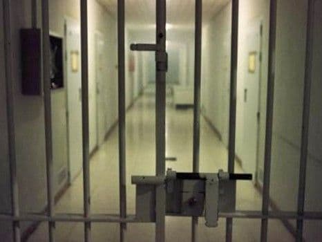 Italia miraton ligjin për lirimin e mijëra të burgosurve me varësi nga droga dhe alkooli, shkak mbipopullimi i burgjeve