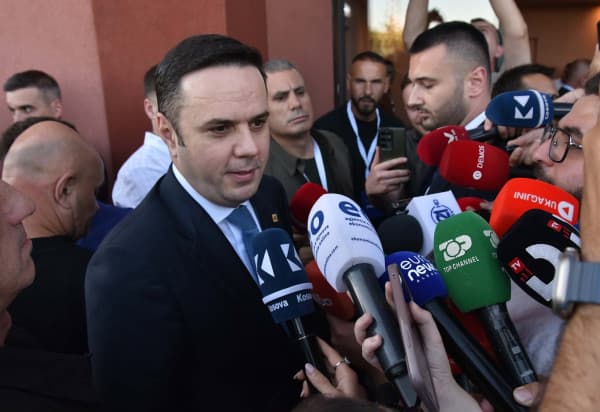 Featured image for Abdixhiku paralajmëron konferencë për media pas përfundimit të procesit: Brend kuvendit do të përgjigjem për të gjitha çështjet që janë me interes