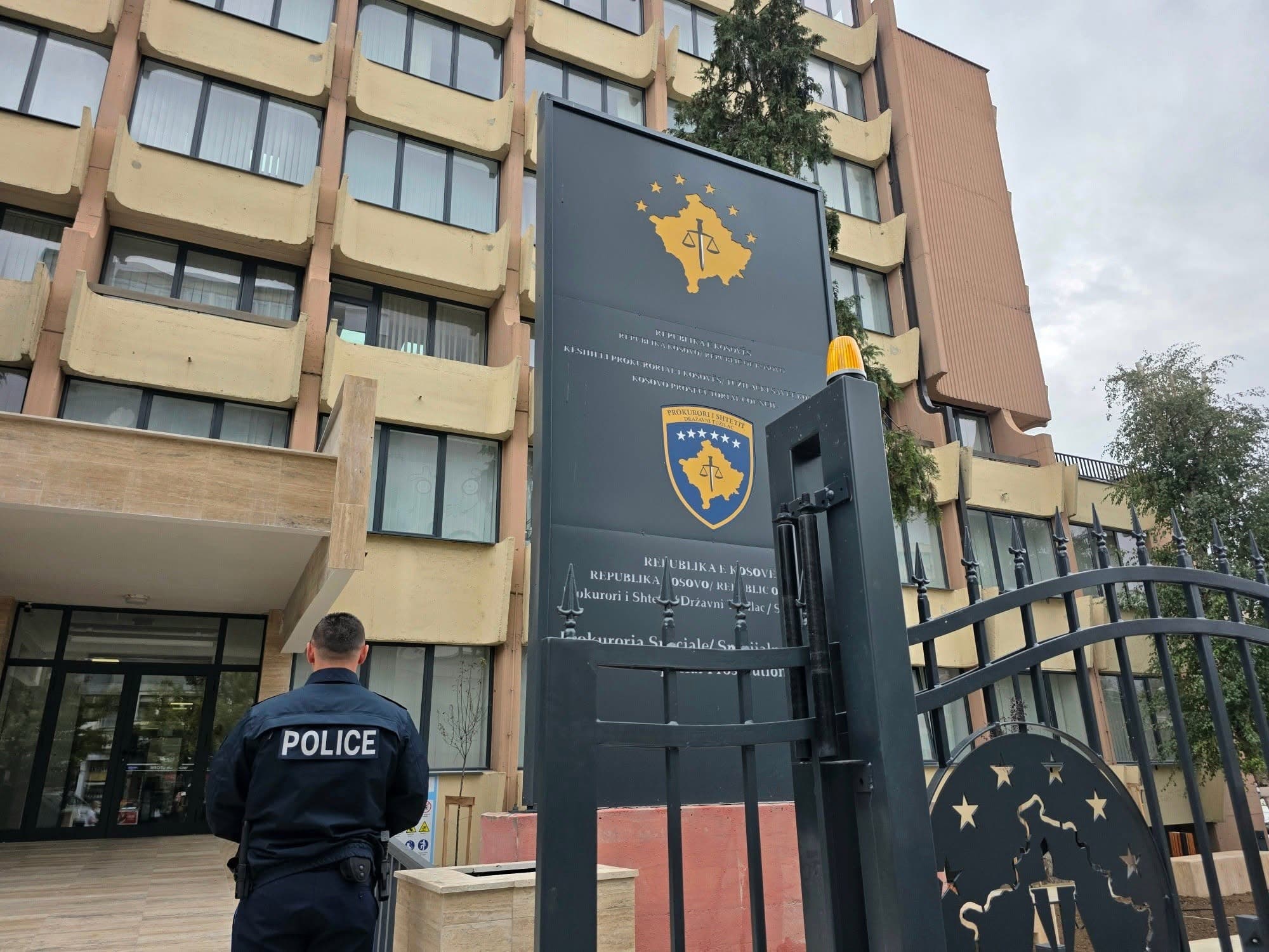 Featured image for Arrestohet i dyshuari J.R., lidhur me rastin ‘krime të luftës’ në komunën e Zubin Potokut
