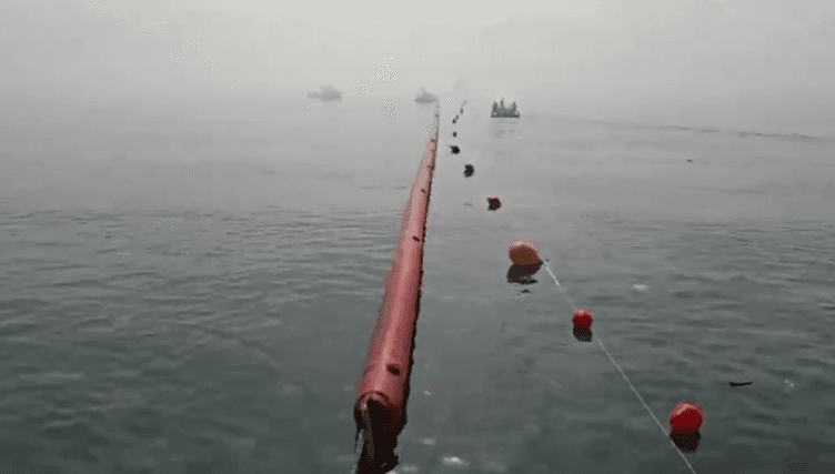 Spanja vendos pengesë lundruese pranë brigjeve të Ceutës për të frenuar emigrantët nga Maroku