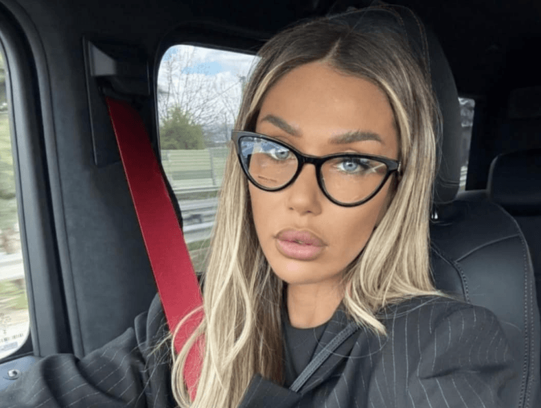 Për të rënë në sy, Adelina Tahiri e bën edhe këtë veprim gjatë pushimeve
