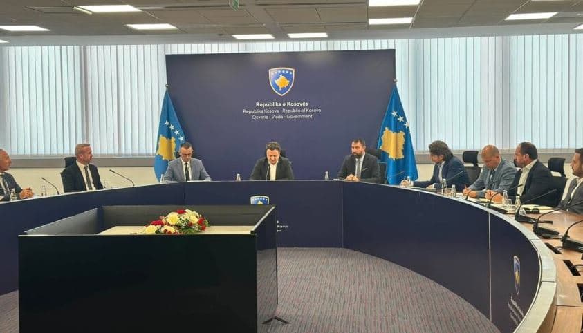 Featured image for Nisin përgatitjet për Lojërat Mesdhetare, Kurti mbledh Komitetin Organizativ
